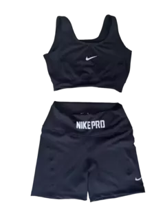 Super 2x1 En Conjuntos deportivos Nike Pro | Top + Biker