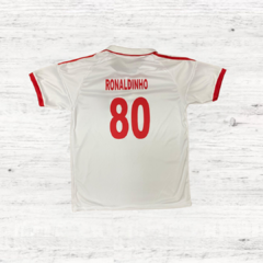CAMISETA RETRO RONALDINHO - MundoAfa