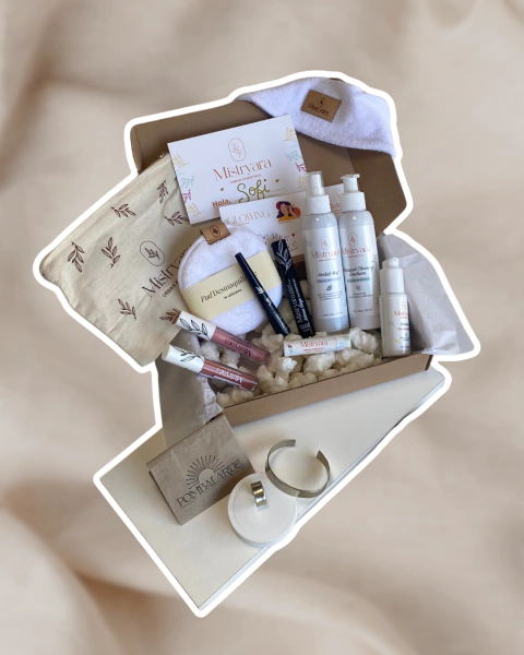 BOX AMOR PLENO para MAMÁ: belleza + skincare + piezas de joyeria - comprar online
