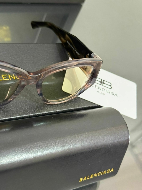 Óculos de Sol Balenciaga Gatinho - comprar online