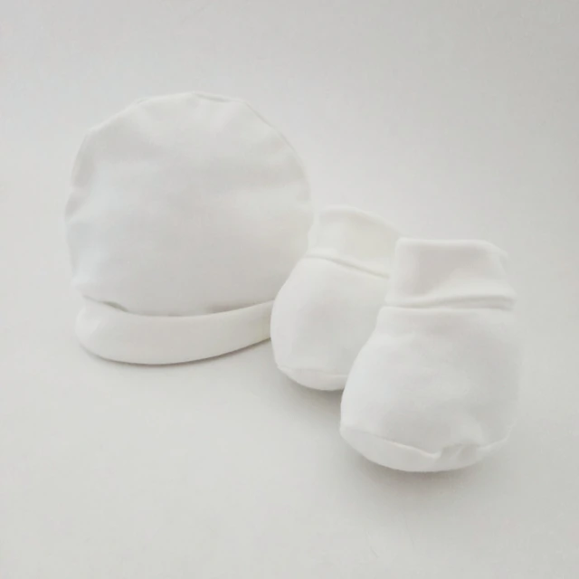 Gorro y escarpin algodón pima tiza