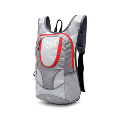 Mochila Running Trekking Everlast Hidratadora Termica Chica 21725 GRIS