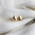 Brinco Gota Pequena Banhada a ouro 18K