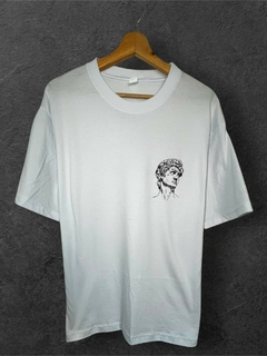 REMERA Oversize. DAVID - LUCIF