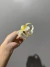Broche grande- flor hawaiana amarillo en internet