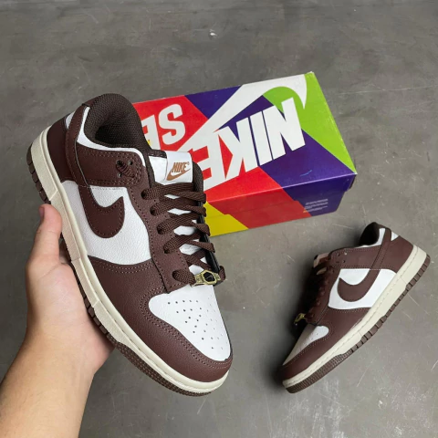 Tênis Dunk SB Premium Marrom e Branco