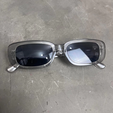 Óculos Quadrado Vintage Trasnslúcido Preto