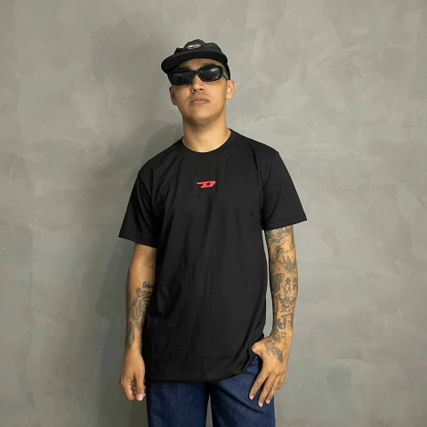 Camiseta Logo Relevo DSL Preto