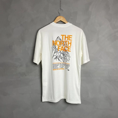 Camiseta Oversized TNF Mountains Branco