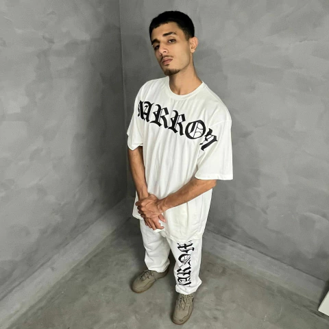 Camiseta Oversized "Old London" Off White