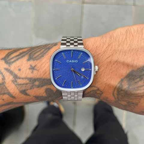 Relógio CAS Prata Fundo Texturizado Azul