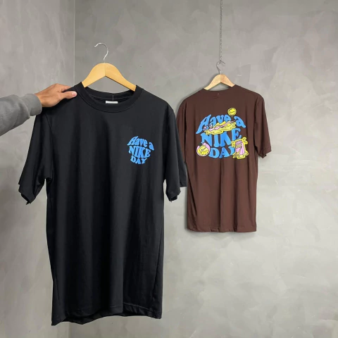 Camiseta Estampada NK Have a Nike Day
