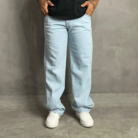 Calça Balão Jeans Azul Claro Modelo Reta