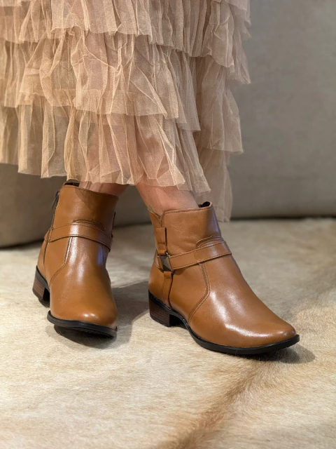 Bota Flávia - Caramelo