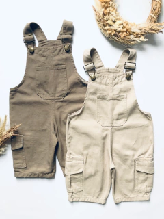 JARDINERO CORTO CARGO GABARDINA en internet