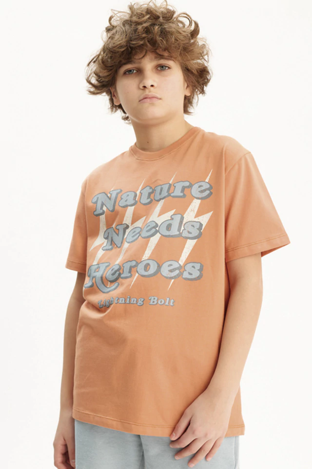 REMERA NATURE HEROES NIÑOS