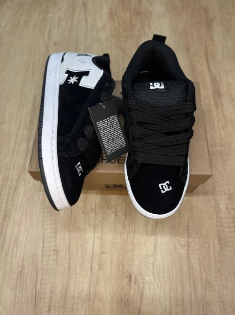 DC NEGRA SUELA BLANCA