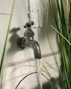 Fuente De Agua Canilla Magica Grande 46Cm