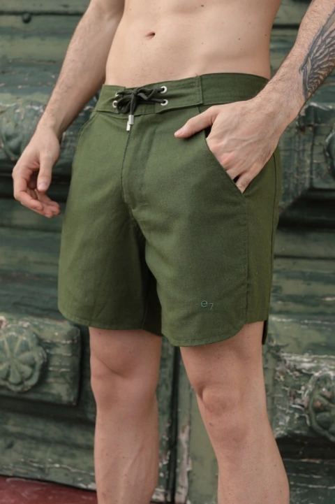 Bermuda Linho Retrô Verde Militar