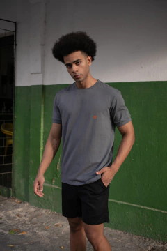 Camiseta Básica Cotton Grafite