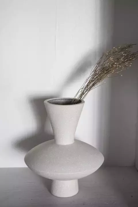 Florero arrecife 24x28cm blanco piedra