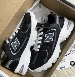Imagen de ¡ZAPATILLAS NEW BALANCE 9060 + 2X1 EN CALZAS PUSH UP!