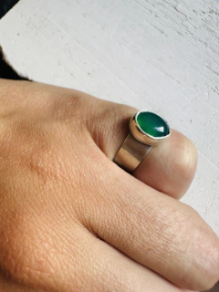 Anel mindinho com Onix verde - AMARALI AMULETOS
