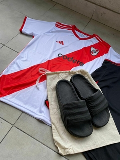 3X1 RIVER PLATE CAMISETA Y MUSCULOSA + PAR DE OJOTAS ADILETTE DE REGALO!! - tienda online