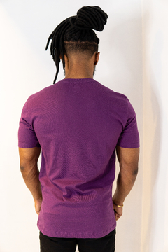 Camiseta Tradicional Travis Roxo na internet