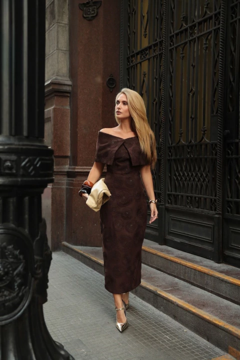 VESTIDO MIDI COM PALA REMOVÍVEL