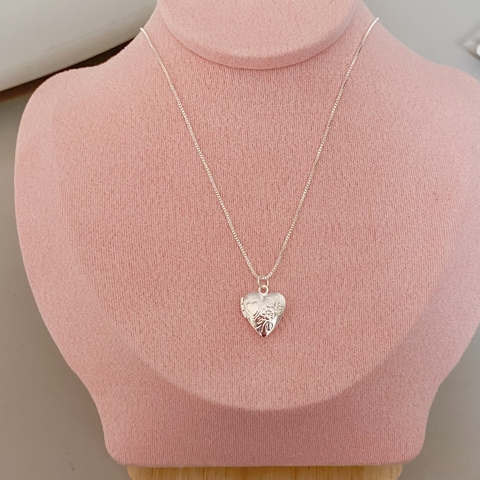 Colar Mini Relicário de Coração Prata - comprar online