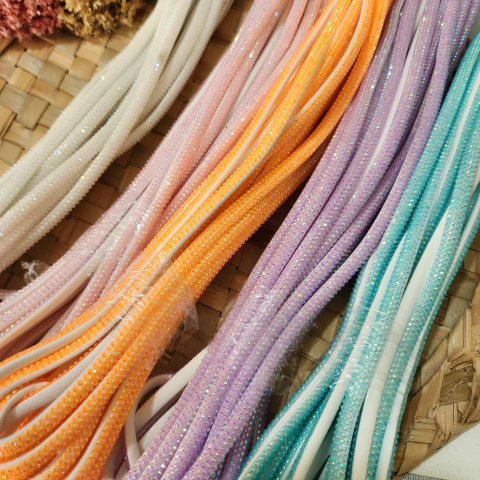 Strass Meia Cana 6mm (1 metro) - comprar online