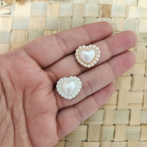 Par Aplique Coração Perolas Abs - comprar online