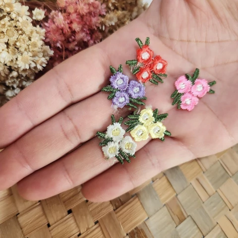 Florzinha Bordada - (6 Unidades) - comprar online