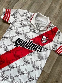 COMBO MILLONARIO RETRO (CAMISETA TITULAR + BUZO DE REGALO)