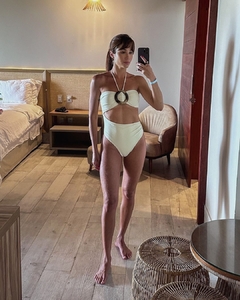 Body Essence na internet