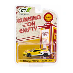 Blister da Miniatura do carro Chevrolet Corvette C8 Stingray 2021 em escala 1:64 da Greenlight com pintura amarela e branca e logotipo Shell