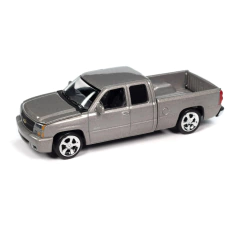 Chevy Silverado SS 2006 - Prata - Muscle Trucks - Auto World - 1:64