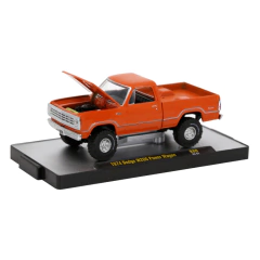 Dodge W200 Power Wagon 1974 - Auto Thentics 80 - M2 Machines 1/64