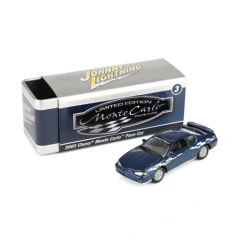 Miniatura Chevy Monte Carlo 2002 Pace Car Johnny Lightning em escala 1:64