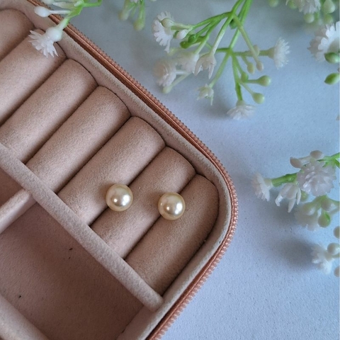 BRINCO PEROLA - MEDIA - Semijoia banho ouro 18k