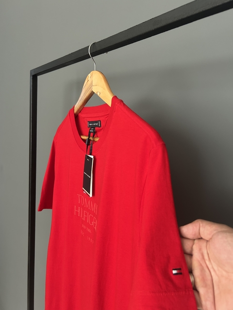 Camiseta tommy hilfiger vermelha