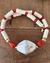 Colar em pedra natural, curto com alongador, passante em porcelana e detalhes em vermelho. - comprar online