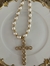 Colar de pérolas , 40cm mais alongador,com pingente de cruz. - comprar online
