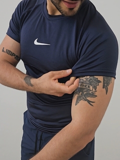 Camiseta Deportiva NIKE PRO PREMIUM - ¡3x1 exclusivo! en internet