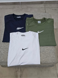 Camiseta Deportiva NIKE PRO PREMIUM - ¡3x1 exclusivo! - comprar online