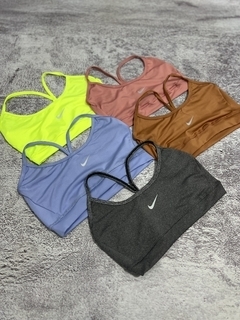 TOPS DEPORTIVO NIKE 3X1 en internet