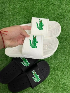 ¡LACOSTE 3X1! 2 MALLAS LACOSTE + OJOTAS DE REGALO (Especificar talle y color de las ojotas al finalizar la compra en notas) - INFINITE