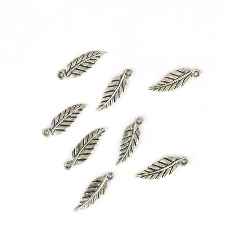 Charms Pluma Plateada – Set x10 unidades
