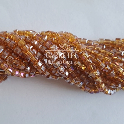 Cristal de Roca Cubo 4x4mm - Caramelo (4407) - (Aprox. 95 un. por Tira - Aprox. 40 cm. largo) - comprar online